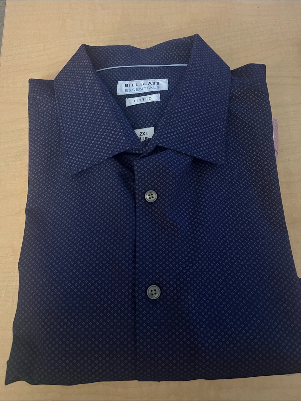 Light used Bill Blass essentials men’s casual shirt